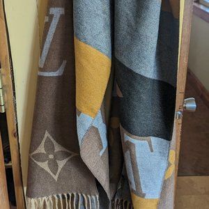 Louis Vuitton cashmere/silk scarf